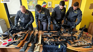 Droga e armi tra Lombardia e Piemonte: sei arresti in un’operazione della Guardia di finanza